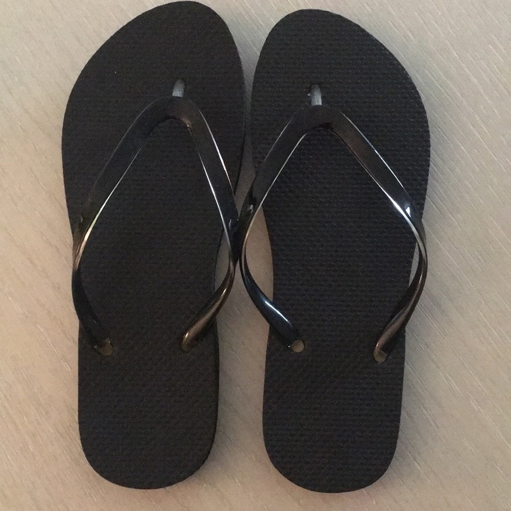 NWOT Flip flops